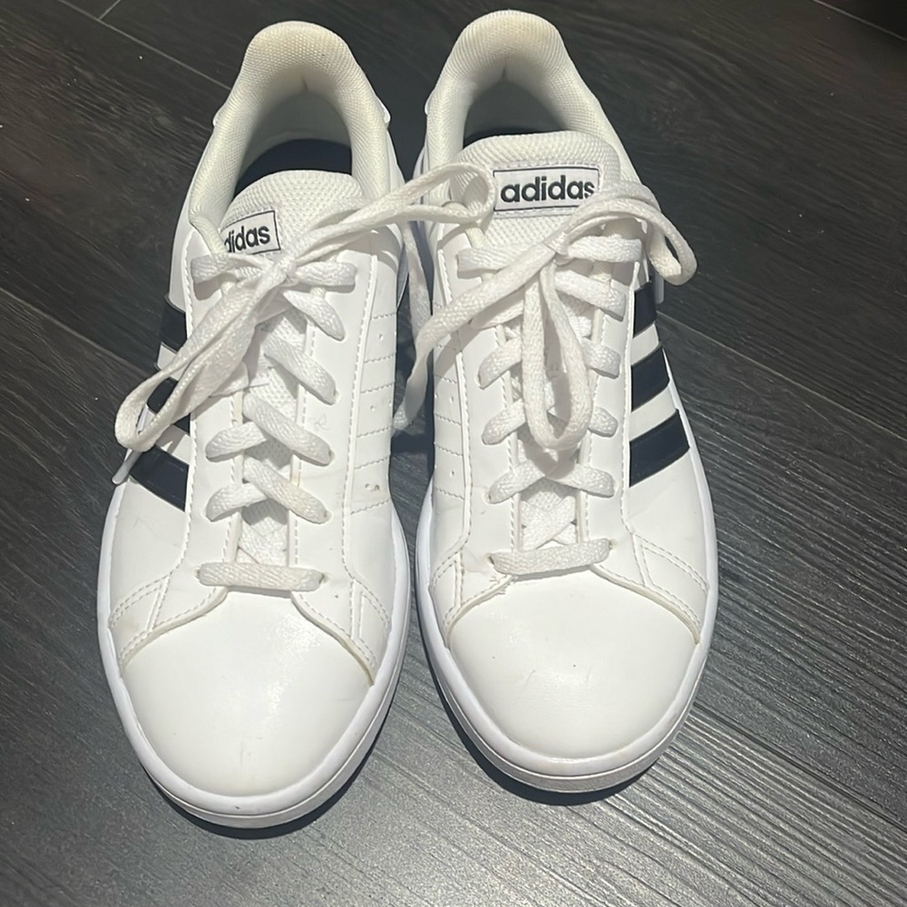 Adidas grand court